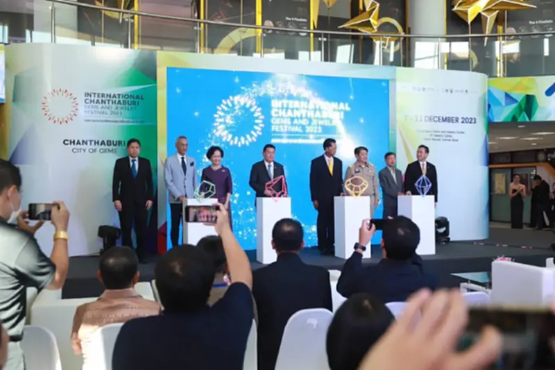 พาณิชย์ จัดงาน "เทศกาลนานาชาติพลอยและเครื่องประดับจันทบุรี 2023" พาณิชย์ จัดงาน "เทศกาลนานาชาติพลอยและเครื่องประดับจันทบุรี 2023"