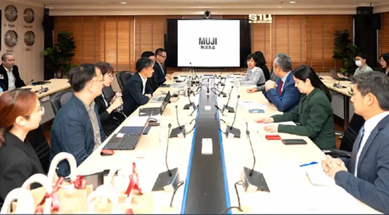พาณิชย์” ถก MUJI ช่วยเพิ่มช่องทางจำหน่ายให้กับสินค้าท้องถิ่นของไทย พาณิชย์” ถก MUJI ช่วยเพิ่มช่องทางจำหน่ายให้กับสินค้าท้องถิ่นของไทย