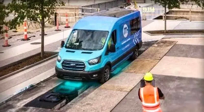 นวัตกรรมสุดเจ๋งด้านพลังงาน “ถนนไฟฟ้า” ชาร์จแบตให้รถ EV ได้ เพียงขับผ่าน