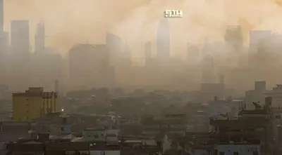 คนกรุงอ่วม ฝุ่นพิษ PM2.5 บ่ายนี้ เกินมาตรฐาน 70 พื้นที่