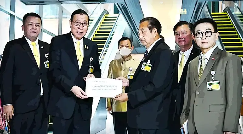 เปิด 98 ส.ว.ร่วมลงชื่อยื่นญัตติซักฟอก“รัฐบาลเศรษฐา”โดยไม่ลงมติ