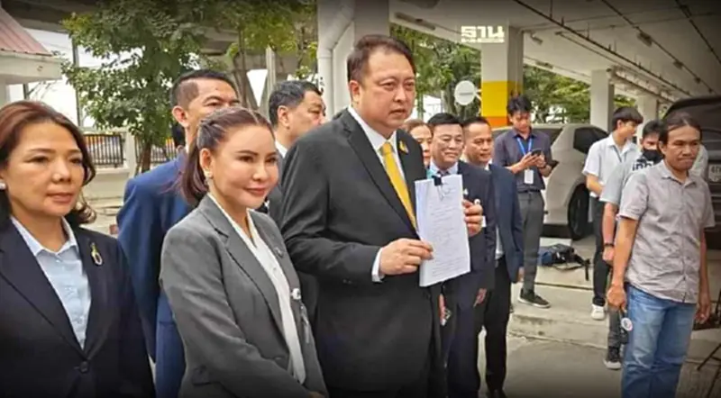 สุชาติ ยื่นฟ้อง"บิ๊กดีเอสไอ-พวก"กล่าวหาหักหัวคิวแรงงานไปฟินแลนด์ 36 ล้าน สุชาติ ยื่นฟ้อง"บิ๊กดีเอสไอ-พวก"กล่าวหาหักหัวคิวแรงงานไปฟินแลนด์ 36 ล้าน