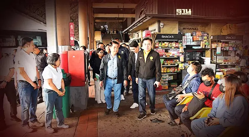 “สุริยะ”ควง "มนพร" ลงพื้นที่หมอชิต 2  กำชับ จัด "Feeder" รับคนกลับเข้ากรุง  