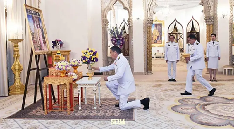 "ในหลวง-พระราชินี" พระราชทานแจกันดอกไม้ เนื่องในวันคล้ายวันเกิด"เศรษฐา" "ในหลวง-พระราชินี" พระราชทานแจกันดอกไม้ เนื่องในวันคล้ายวันเกิด"เศรษฐา"