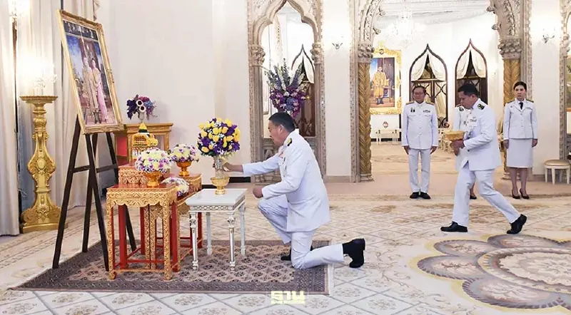 "ในหลวง-พระราชินี"  พระราชทานแจกันดอกไม้ เนื่องในวันคล้ายวันเกิด"เศรษฐา"