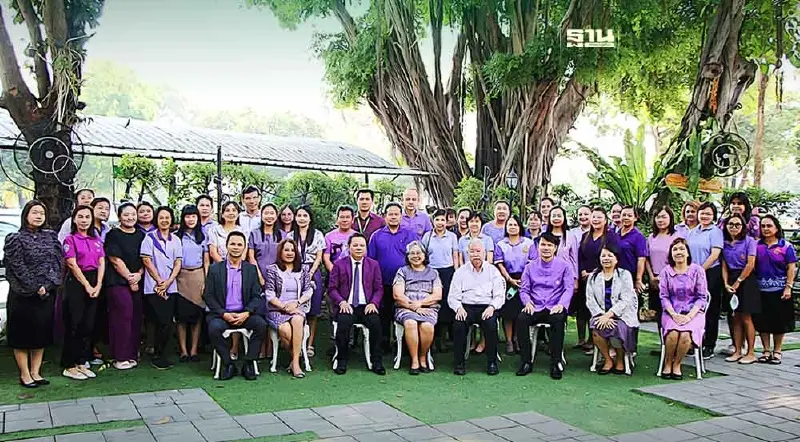 สพฐ. รวมใจภักดิ์รักกรมสมเด็จพระเทพฯ แต่งม่วงสะพรั่งงามเต็มพื้นที่