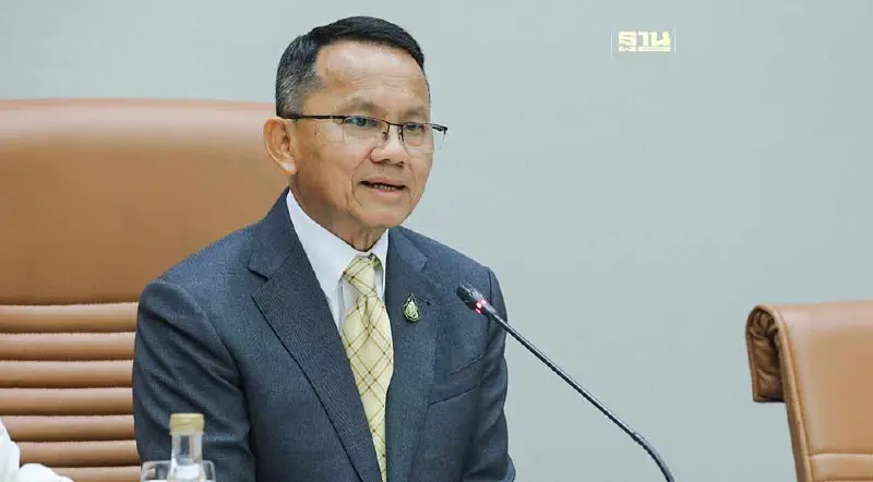 "สมศักดิ์" สั่งขยาย "ชุมชนล้อมรักษ์" ทั่วประเทศช่วยผู้ป่วยติดยาเสพติด 