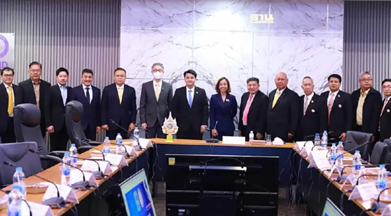 “พิมพ์ภัทรา” ดันอุตสาหกรรมชิ้นส่วนยานยนต์และสนับสนุนสู้ศึก "EV" “พิมพ์ภัทรา” ดันอุตสาหกรรมชิ้นส่วนยานยนต์และสนับสนุนสู้ศึก "EV"