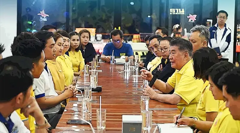 “ภูมิธรรม” ถกผู้ประกอบการรุ่นใหม่ “พะเยา” ส่งเสริมการค้า-ยกระดับเมืองรอง