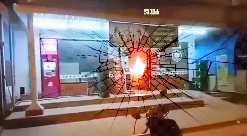 คนร้าย "ป่วนชายแดนใต้" กลางดึกเดือนรอมฎอน พุ่งเป้าร้านสะดวกซื้อ (มีคลิป)