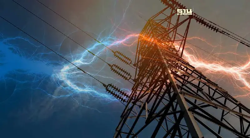 "ปรากฏการณ์โคโรน่า" เกิดเสียงซ่า-แสงสีม่วงบนเสาไฟฟ้าแรงสูง ไม่ใช่ไฟไหม้