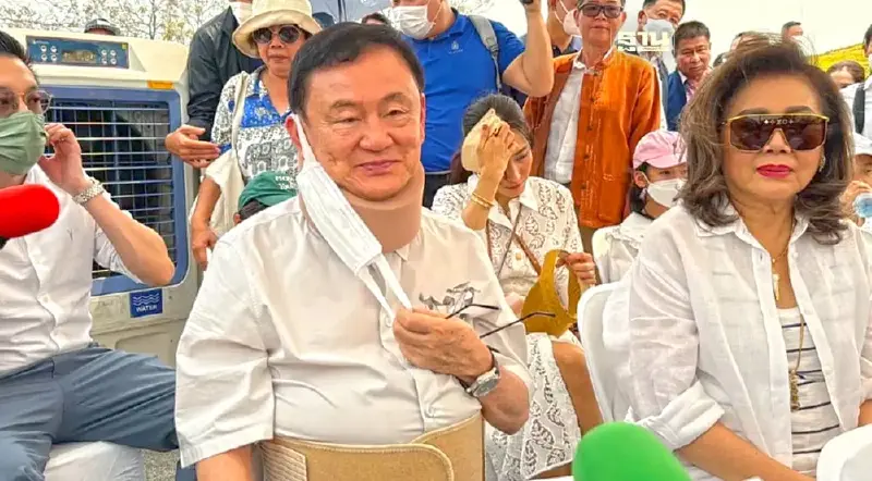 “ทักษิณ”เปิดใจกลับเชียงใหม่มีความสุข กำลังใจดี ไม่ใช่แรงบันดาลใจ