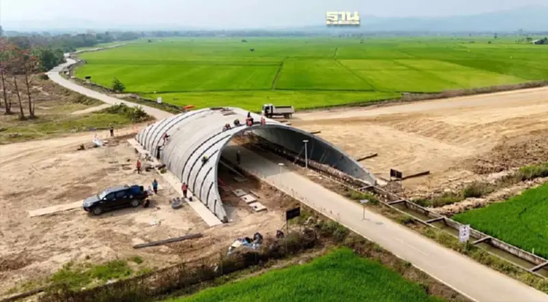 รฟท. สร้างทางคู่ "เด่นชัย-เชียงของ” ลอดใต้ทางรถไฟแห่งแรกในไทย รฟท. สร้างทางคู่ "เด่นชัย-เชียงของ” ลอดใต้ทางรถไฟแห่งแรกในไทย