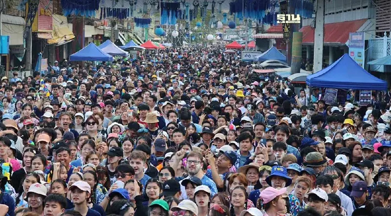 "สงกรานต์แพร่" กระหึ่ม สร้างปรากฏการณ์ใหม่ 5 วันเงินสะพัดกว่า 100 ล้าน