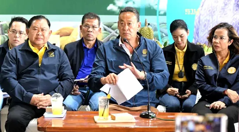 นายกฯ ติดตามการผลิตทุเรียน พร้อมรับฟังปัญหาจากเกษตรกรชาวสวนจันทบุรี