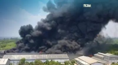 แจ้งอพยพประชาชน เหตุเพลิงไหม้โกดังเก็บของเสีย ต.บ้านค่าย ระยอง