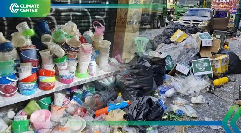 ควันหลง 'วันสงกรานต์' ปี 67 เทศกาล 3 วัน ขยะท่วมกรุง พุ่ง 162 ตัน ควันหลง 'วันสงกรานต์' ปี 67 เทศกาล 3 วัน ขยะท่วมกรุง พุ่ง 162 ตัน