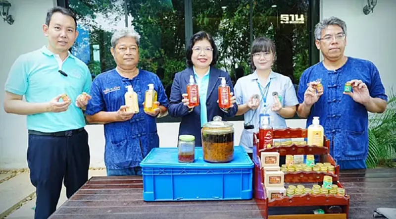 พาณิชย์ ลุย 21 ชุมชน 19 จังหวัด ปั้น Digital Village พาณิชย์ ลุย 21 ชุมชน 19 จังหวัด ปั้น Digital Village