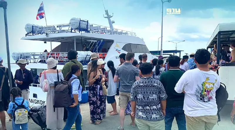 "เกาะกูด"นักท่องเที่ยวยังแน่นต่อเนื่อง เรือโดยสารเพิ่มเที่ยวจองยาว