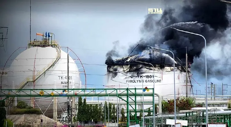 ด่วน! ระยองประกาศภาวะฉุกเฉินระดับ 2 หลังไฟไหม้ถังสารเคมีระเบิด