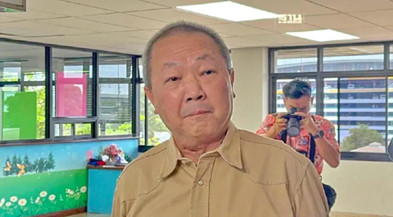 "หมอเหรียญทอง"ยื่นสมัคร สว.ที่เขตหลักสี่ "หมอเหรียญทอง"ยื่นสมัคร สว.ที่เขตหลักสี่