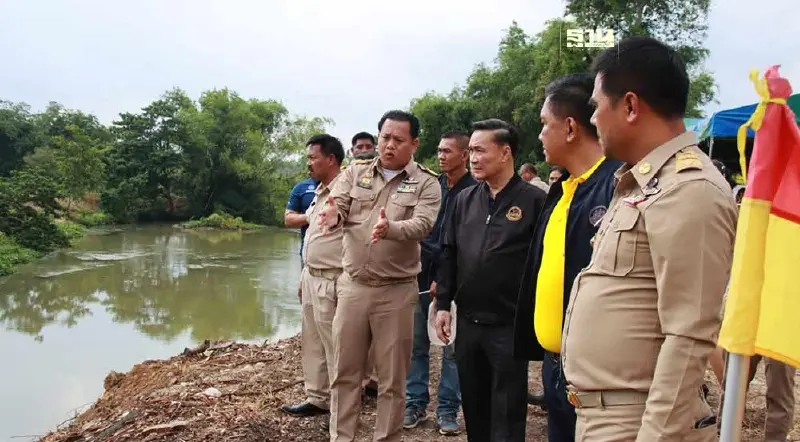 กรมโยธาฯ ร่วมคณะ มท.2 ลงพื้นที่เพชรบุรี ติดตามความพร้อมเขื่อนป้องกันตลิ่ง