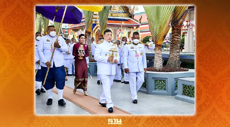 “ในหลวง-พระราชินี” ทรงเวียนเทียน บำเพ็ญพระราชกุศลเนื่องในวันวิสาขบูชา “ในหลวง-พระราชินี” ทรงเวียนเทียน บำเพ็ญพระราชกุศลเนื่องในวันวิสาขบูชา