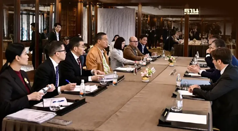 นายกฯ หารือ ผู้บริหารธนาคาร Intesa Sanpaolo แลกเปลี่ยนข้อมูล Green bonds นายกฯ หารือ ผู้บริหารธนาคาร Intesa Sanpaolo แลกเปลี่ยนข้อมูล Green bonds
