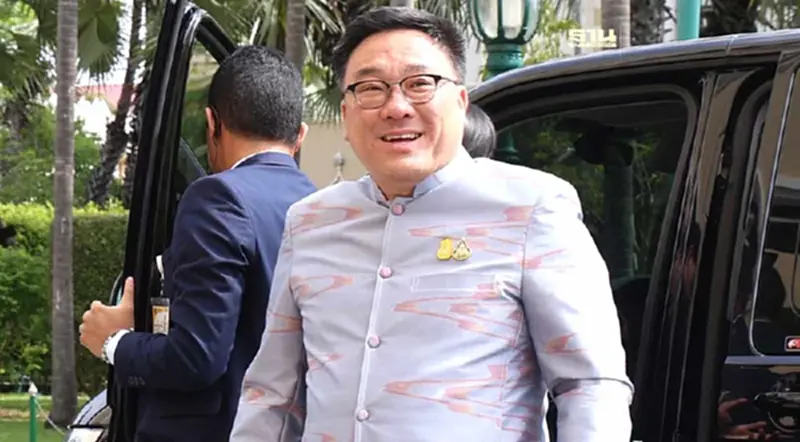 “จุลพันธ์” ยันปลดล็อกต่างชาติ ถือครองอสังหา ไม่ใช่นโยบายขายชาติ “จุลพันธ์” ยันปลดล็อกต่างชาติ ถือครองอสังหา ไม่ใช่นโยบายขายชาติ