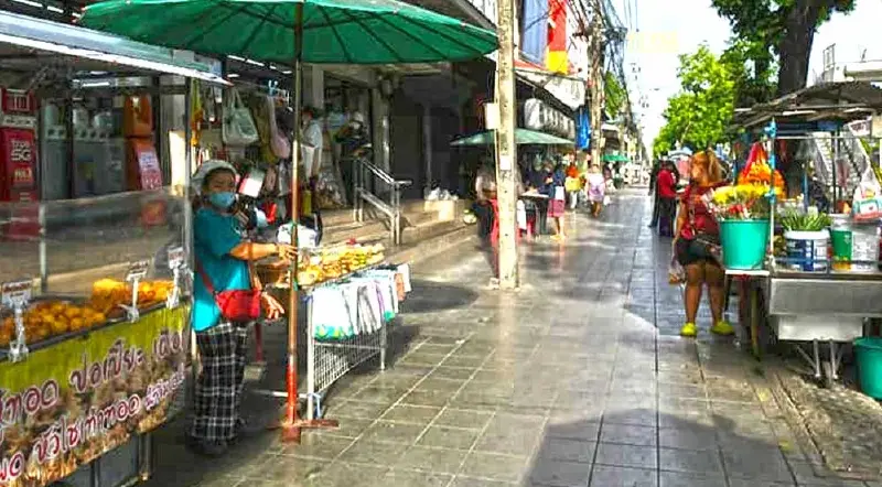 กทม.สั่งทุกเขต ลุยจัดระเบียบแผงค้าบนทางเท้า