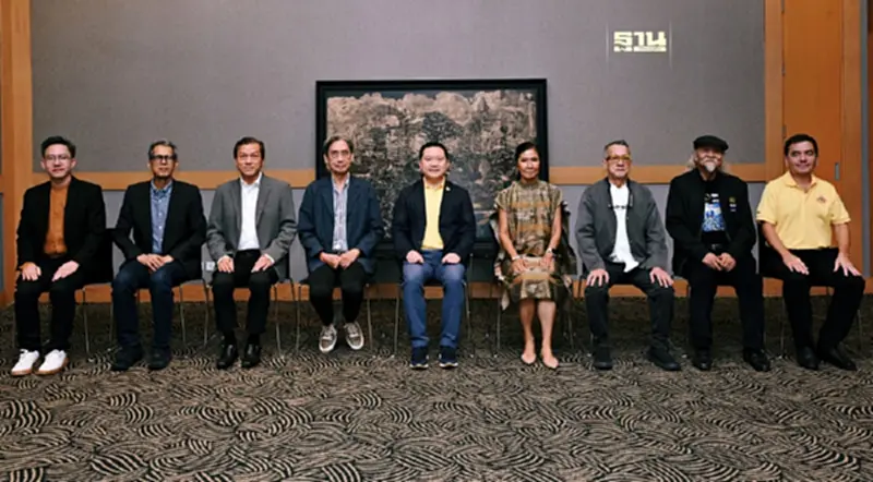 ผลงาน “ดินแดนแห่งชีวิต” คว้า “รางวัลช้างเผือก” ไปครอง ผลงาน “ดินแดนแห่งชีวิต” คว้า “รางวัลช้างเผือก” ไปครอง