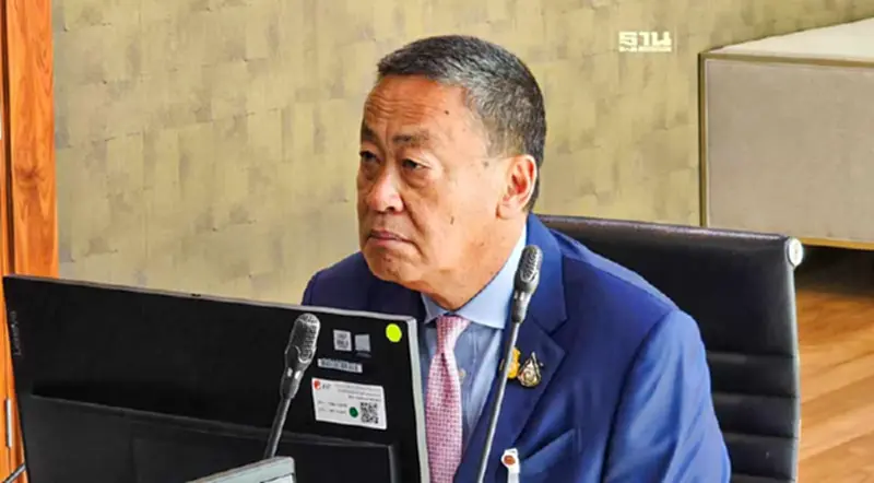 นายกฯ เซ็นแล้ว คำสั่ง คืนเก้าอี้ผบ.ตร.ให้ "บิ๊กต่อ" หวังสร้างปรองดองในสตช. นายกฯ เซ็นแล้ว คำสั่ง คืนเก้าอี้ผบ.ตร.ให้ "บิ๊กต่อ" หวังสร้างปรองดองในสตช.