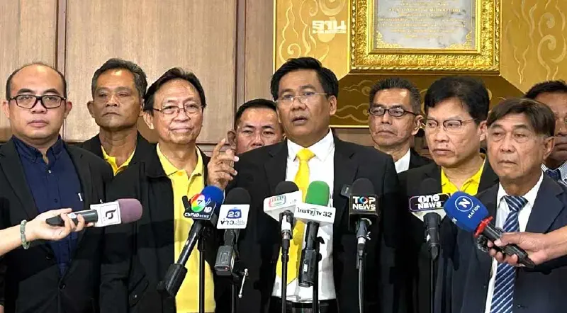 กกต.หัวบันไดไม่แห้ง “อดีตผู้สมัคร” จี้ชะลอรับรอง 200 ชื่อสว. ขู่ฟ้องม.157