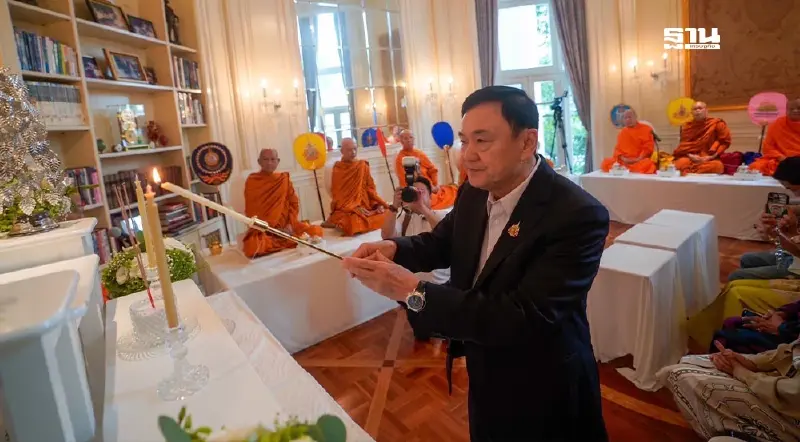 “ทักษิณ”ทำบุญเลี้ยงพระ วันเกิดครบ 75 ปี ลั่นขออยู่อีก 40 ปี