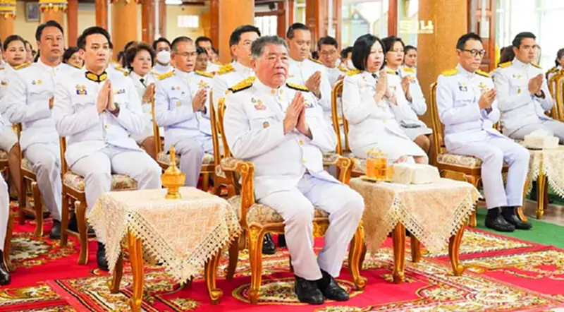 "พาณิชย์" จัดพิธีเฉลิมพระเกียรติในหลวง เนื่องในเฉลิมพระชนมพรรษา 6 รอบ "พาณิชย์" จัดพิธีเฉลิมพระเกียรติในหลวง เนื่องในเฉลิมพระชนมพรรษา 6 รอบ