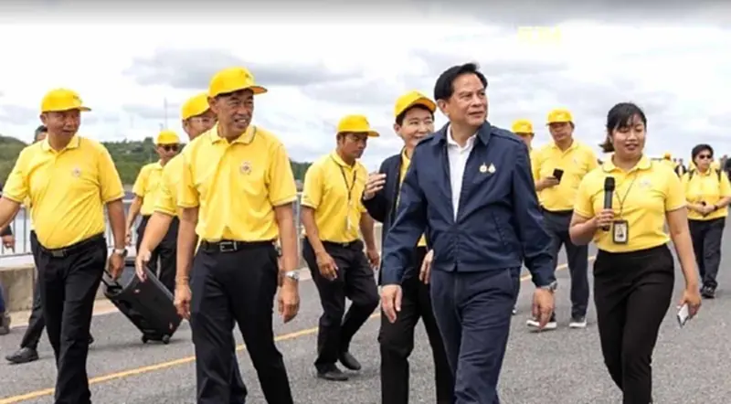 "พีระพันธุ์" เตรียมเรียกประชุมศึกษาแผนการผลิตไฟฟ้าตาม "PDP 2024" "พีระพันธุ์" เตรียมเรียกประชุมศึกษาแผนการผลิตไฟฟ้าตาม "PDP 2024"