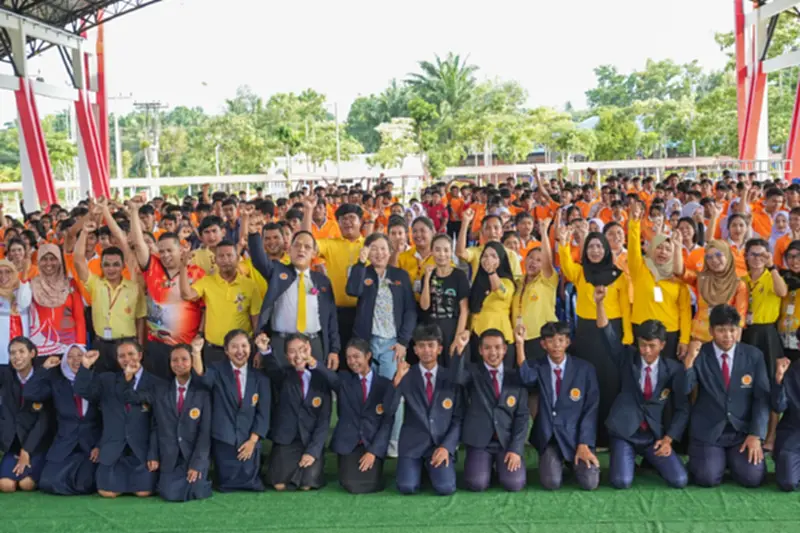 สสส. ชู วิทยาลัยการอาชีพละงู จ.สตูล ใช้ “สื่อรักชวนเพื่อนพักบุหรี่” สสส. ชู วิทยาลัยการอาชีพละงู จ.สตูล ใช้ “สื่อรักชวนเพื่อนพักบุหรี่”