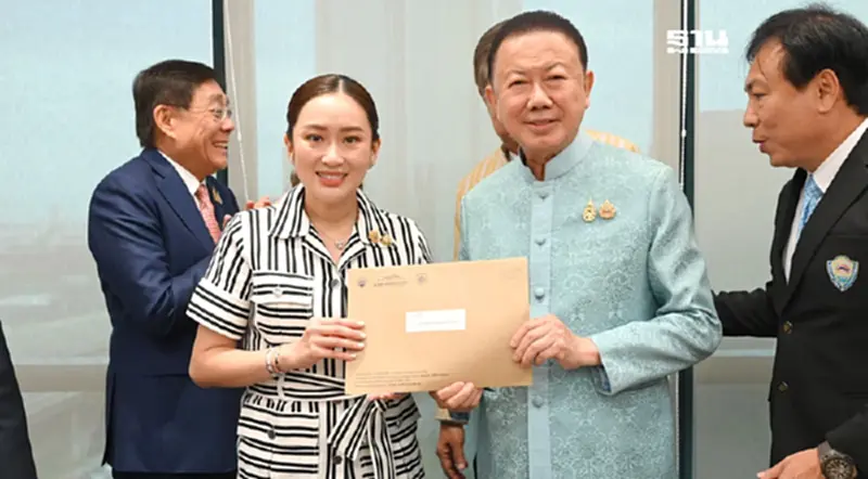 หอการค้าฯ ชง 3 วาระด่วน เสนอ “แพทองธาร”ฟื้นเชื่อมั่น ดันจีดีพีโตปีละ 5% หอการค้าฯ ชง 3 วาระด่วน เสนอ “แพทองธาร”ฟื้นเชื่อมั่น ดันจีดีพีโตปีละ 5%
