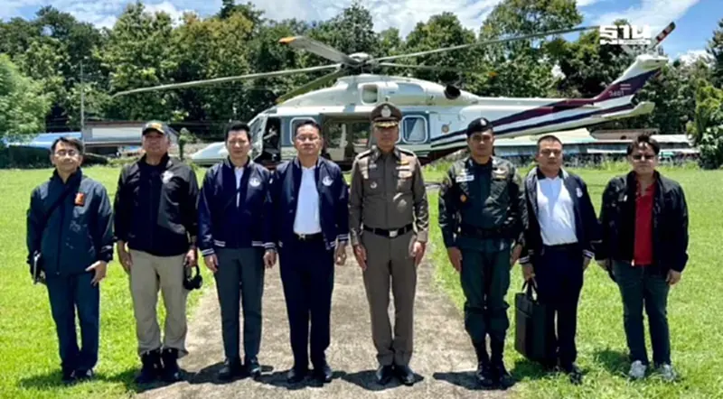 รมว.ดีอี ลุยตรวจเสาสัญญาณ ชายแดนไทย-กัมพูชา ทลาย “แก๊งคอลเซ็นเตอร์” รมว.ดีอี ลุยตรวจเสาสัญญาณ ชายแดนไทย-กัมพูชา ทลาย “แก๊งคอลเซ็นเตอร์”