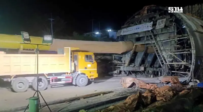 ด่วน! อุโมงค์รถไฟความเร็วสูงโคราช ดินถล่ม คนงานสูญหาย 3 ราย เร่งระดมค้นหา ด่วน! อุโมงค์รถไฟความเร็วสูงโคราช ดินถล่ม คนงานสูญหาย 3 ราย เร่งระดมค้นหา