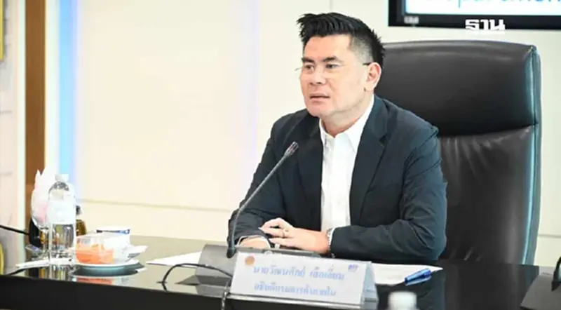 “พาณิชย์” ผนึกห้างค้าส่ง-ปลีก รับมือน้ำท่วมจัดโปรลดราคาช่วยเลือประชาชน “พาณิชย์” ผนึกห้างค้าส่ง-ปลีก รับมือน้ำท่วมจัดโปรลดราคาช่วยเลือประชาชน