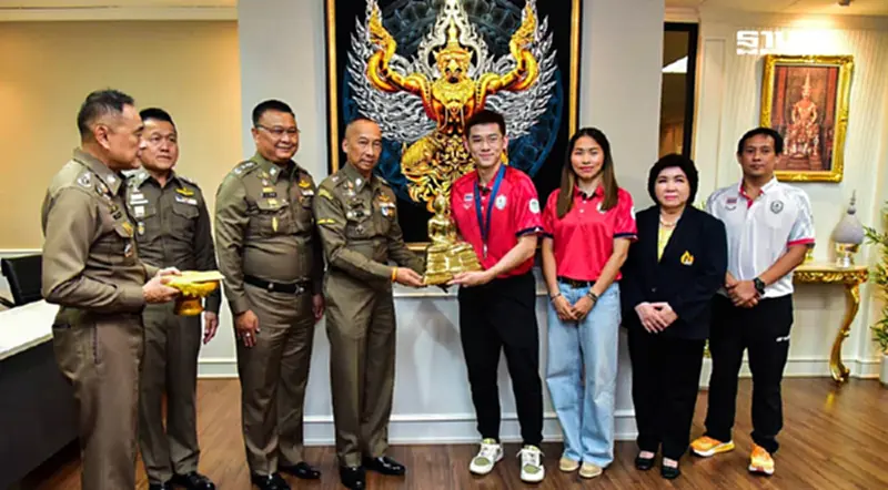 สตช.เล็งแต่งตั้ง วิว กุลวุฒิ เป็นตำรวจชั้นสัญญาบัตร หลังสร้างชื่อให้ประเทศ สตช.เล็งแต่งตั้ง วิว กุลวุฒิ เป็นตำรวจชั้นสัญญาบัตร หลังสร้างชื่อให้ประเทศ
