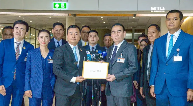 “เพื่อไทย”เชิญปชป.ร่วมรัฐบาลเป็นทางการ ทิ้งอดีตไว้ข้างหลัง