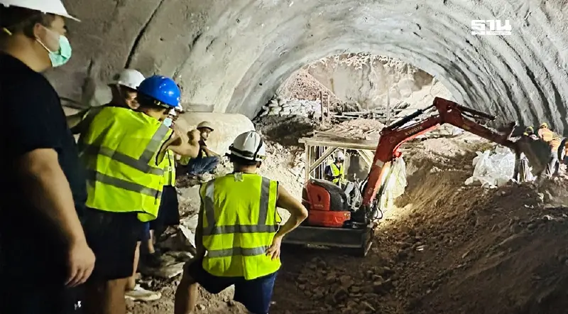 ดินถล่มอุโมงค์รถไฟ “สุริยะ” พบเสียงตอบรับคนงาน รายแรก เร่งเคลื่อนย้ายตัว