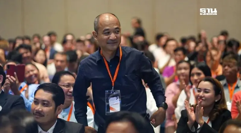 "สเปกเตอร์ ซี" ความเชื่อมโยงกับ "ศรายุทธิ์ ใจหลัก" เลขาพรรคประชาชน "สเปกเตอร์ ซี" ความเชื่อมโยงกับ "ศรายุทธิ์ ใจหลัก" เลขาพรรคประชาชน