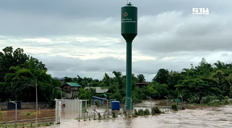 "พัชรวาท" สั่งเร่งช่วยผู้ประสบภัยน้ำท่วมทุกพื้นที่ "พัชรวาท" สั่งเร่งช่วยผู้ประสบภัยน้ำท่วมทุกพื้นที่