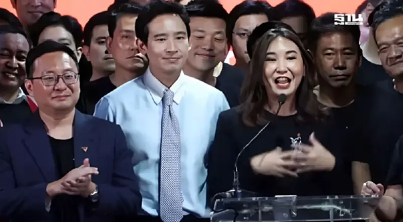 “พิธา”ไม่ทิ้งการเมืองลุยช่วยหาเสียงต่อ 9 สิงหาฯ ส.ส.ส้มย้ายเข้าพรรคใหม่ “พิธา”ไม่ทิ้งการเมืองลุยช่วยหาเสียงต่อ 9 สิงหาฯ ส.ส.ส้มย้ายเข้าพรรคใหม่
