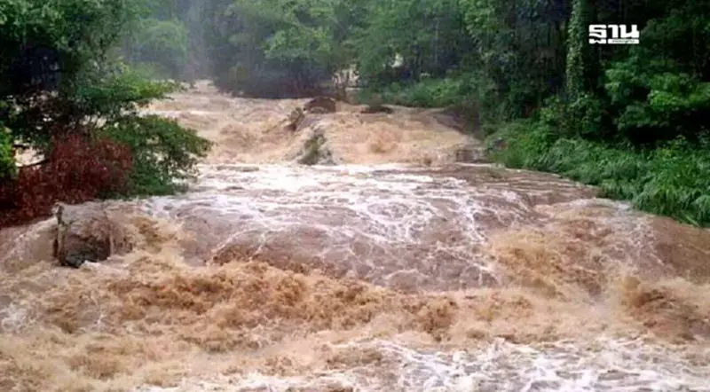 แจ้งเตือนเฝ้าระวังภัยดินถล่มและน้ำป่าไหลหลาก 10 จังหวัด “เหนือ-ตะวันตก” แจ้งเตือนเฝ้าระวังภัยดินถล่มและน้ำป่าไหลหลาก 10 จังหวัด “เหนือ-ตะวันตก”