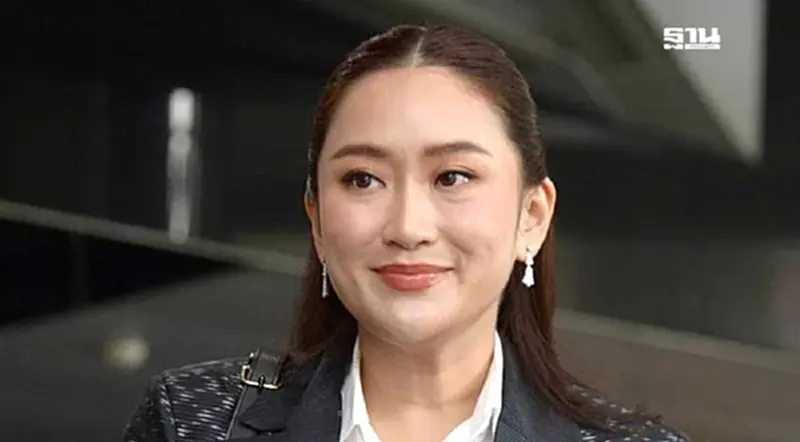 “แพทองธาร”โอดสงสารนายกฯ อายุน้อย อย่าฟ้องเยอะ ยันไม่มีอะไรผิด “แพทองธาร”โอดสงสารนายกฯ อายุน้อย อย่าฟ้องเยอะ ยันไม่มีอะไรผิด