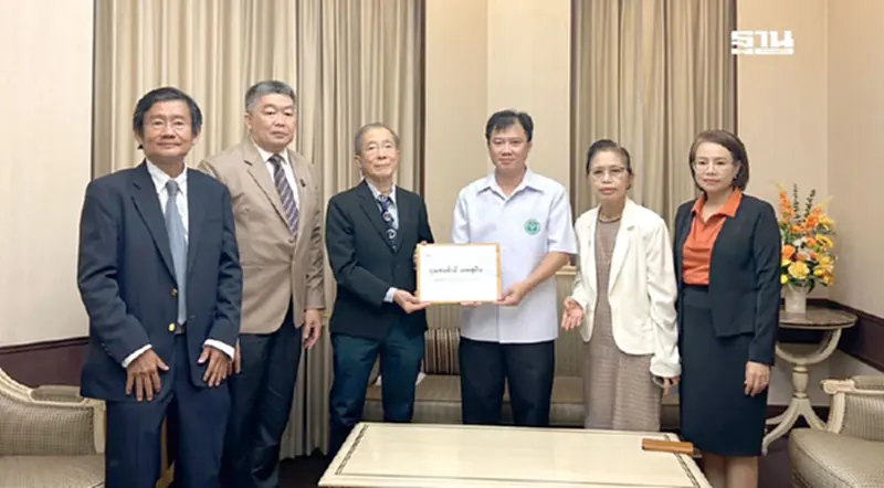 แพทย์วอนรัฐเพิ่มงบบัตรทอง เหตุรพ.ขาดทุนหนัก หวั่นระบบสาธารณสุขล่ม แพทย์วอนรัฐเพิ่มงบบัตรทอง เหตุรพ.ขาดทุนหนัก หวั่นระบบสาธารณสุขล่ม